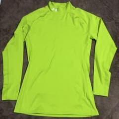 ActiveM グリーンアンダーシャツ UNDER ARMOUR アンダーシャツ M ライムグリーン - メルカリ