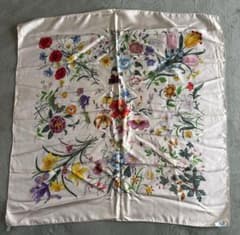 GUCCI グッチ シルク スカーフ 総柄 花柄 フローラ 枠無し 大判 - メルカリ