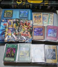 遊戯王カード まとめ売り 約600枚 初期カード 未開封パック 当時物のサムネイル