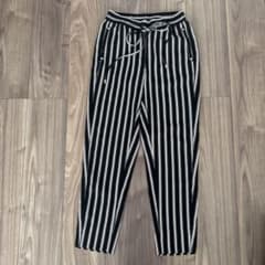H&M テーパードパンツのサムネイル