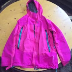 おかわり君  専用 MAMMUT  マウンテンパーカーのサムネイル