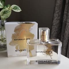 香水 GIVENCHY NATURARRY CHICのサムネイル
