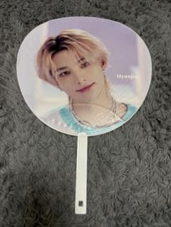 straykidsスキズ ヒョンジン うちわ - メルカリ