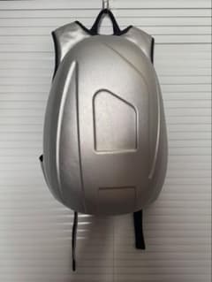 DIESEL 1DR-POD バックパック シルバー ハードシェル リュックのサムネイル
