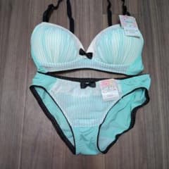 ストライプノンワイヤーブラジャーショーツセットのサムネイル