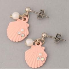 ❤︎イーハイフンワールドギャラリー　ピアス❤︎のサムネイル