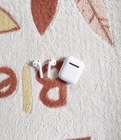 Apple AirPods 正規品のサムネイル