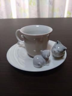 ② リヤドロ LLADRO カップ＆ソーサー 猫のフィギュリンのサムネイル