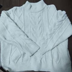 ケーブル編みニット ホワイト Mサイズのサムネイル