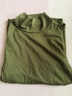 ハイネックTシャツのサムネイル