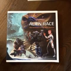 Alien Race 洋書 アートのサムネイル