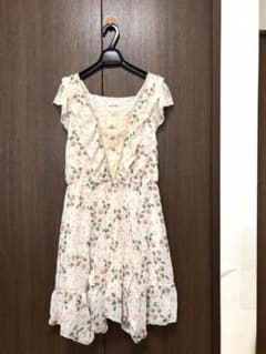 axes femmeワンピースのサムネイル