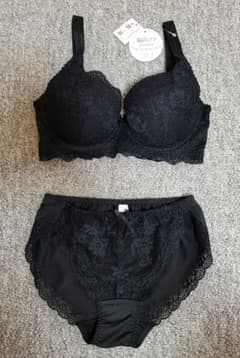 アンテシュクレ脇高E65黒ブラジャーとパンツセットのサムネイル