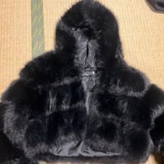 フード付き黒毛皮コートのサムネイル