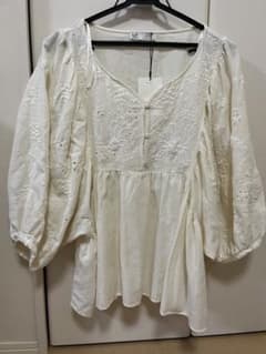 【ねむさん専用】ZARA 花柄　バルーンブラウスのサムネイル
