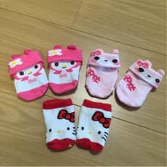 お値段そのまま一足追加！！可愛い♡キャラクター新生児用靴下のサムネイル