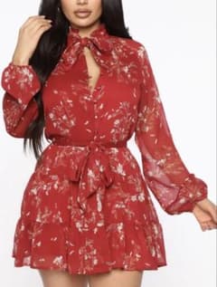 FASHION NOVA花柄赤ミニワンピース 長袖 リボン付きのサムネイル