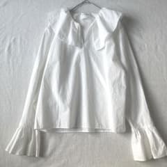 美品 トゥモローランド マカフィー 1,7万 べプラムブラウス ホワイト 355 美品 マカフィー トゥモローランド ビッグカラー ブラウス コットン