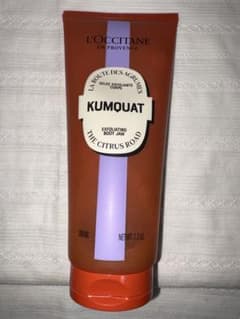 15 L'OCCITANE KUMQUAT ボディ用スクラブ洗浄料 200ml - メルカリ