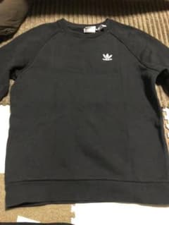 adidasのサムネイル