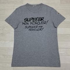 美品〕モンクレール ブラック文字 ワッペン S グレー Tシャツ 5S710