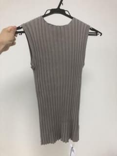 ノースリーブ トップスのサムネイル