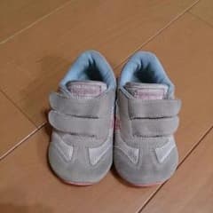 ☆アシックスお買い得ベビースニーカー☆のサムネイル