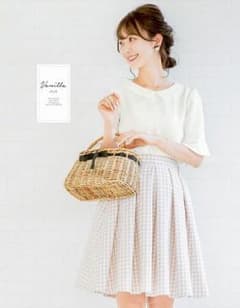 お値下げ中！クラシックブラウス le reve vanillerのサムネイル