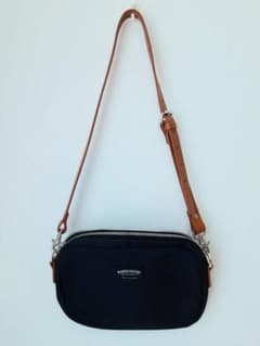 ワンダーバゲージ　WONDER BAGGAGE ショルダーバッグSのサムネイル