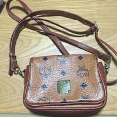 【値下げ】MCM ロゴグラムミニショルダーバッグのサムネイル