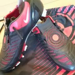 サッカースパイク ナイキT90 24.5cmのサムネイル