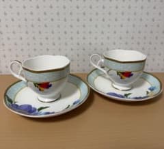 《NARUMI》ティーカップ＆ソーサー 2客セット 花柄のサムネイル