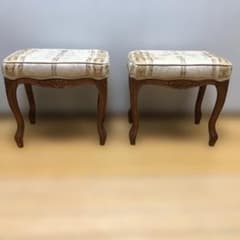 送料無料 猫脚クラシック調スツール2脚セット 彫刻入り木製フレーム