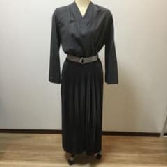 グレーワンピースのサムネイル