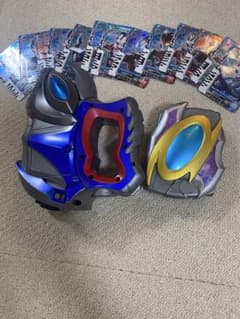 ウルトラマン変身アイテムとカードセットのサムネイル