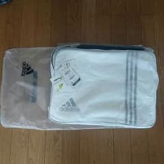 新品！アディダス・エナメルバックのサムネイル
