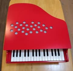 KAWAI カワイ　ミニピアノ　P-32（赤）のサムネイル
