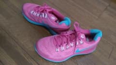 値下げ！ナイキNIKE　ランニングシューズ　ピンク　24.0cmのサムネイル