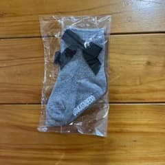 UTAKATADECO キッズ靴下 グレー リボンのサムネイル