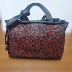 Thumbnail of 【印伝屋 INDEN-YA】鹿革和装用バッグ ハンドバッグ 花唐草　黒×赤
