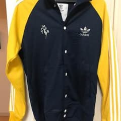 adidas originalパーカーのサムネイル