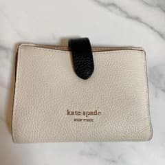 [新品未使用]✨kate spade 2つ折り財布 パスケース付きのサムネイル