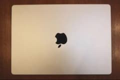 MacBook Pro 14 M1Pro(16/512 10CPU/14GPU)のサムネイル