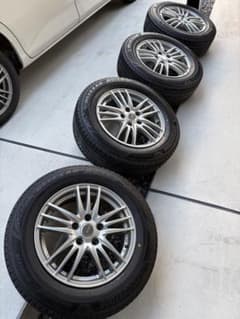 4本同時購入のみBridgeStone冬タイヤ205/65r16&ホイールその4のサムネイル