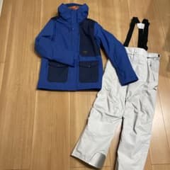 上着BILLABONG、パンツDESCENTEスキーウェアのサムネイル