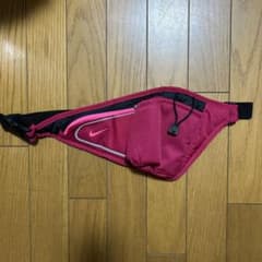 Nike ピンク ボディバッグのサムネイル