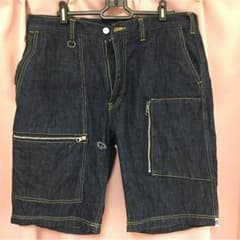 ショートパンツのサムネイル