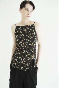 MABEL FLOWER DRAPE CAMI TOPSのサムネイル