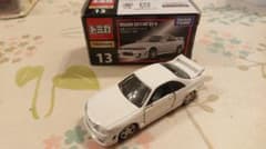 プレミアムトミカ 日産スカイライン GTーR (R33)のサムネイル