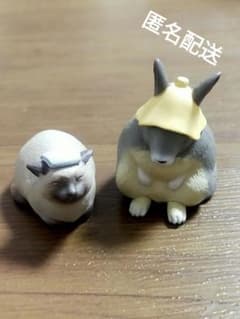 動物フィギュア 2体　猫　うさぎ　 サウナ